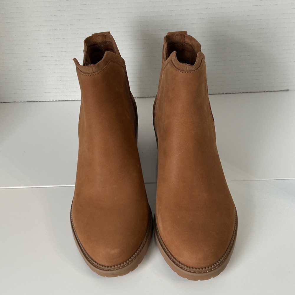NWT TOMS Hailey Womens 5 Brown Nubuck Leather Ankle Boots Water Resistant